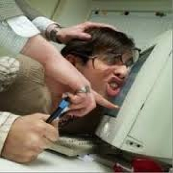 Clima laboral: Actitudes hostiles de compañeros de trabajo.  | Estudio Jurídico Córdoba